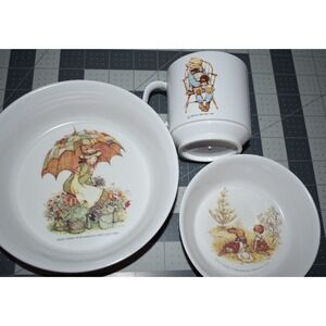 1972 Holly Hobbie American Greetings Kids Play Dishes Plate Mug‎ Cup Dish Oneida